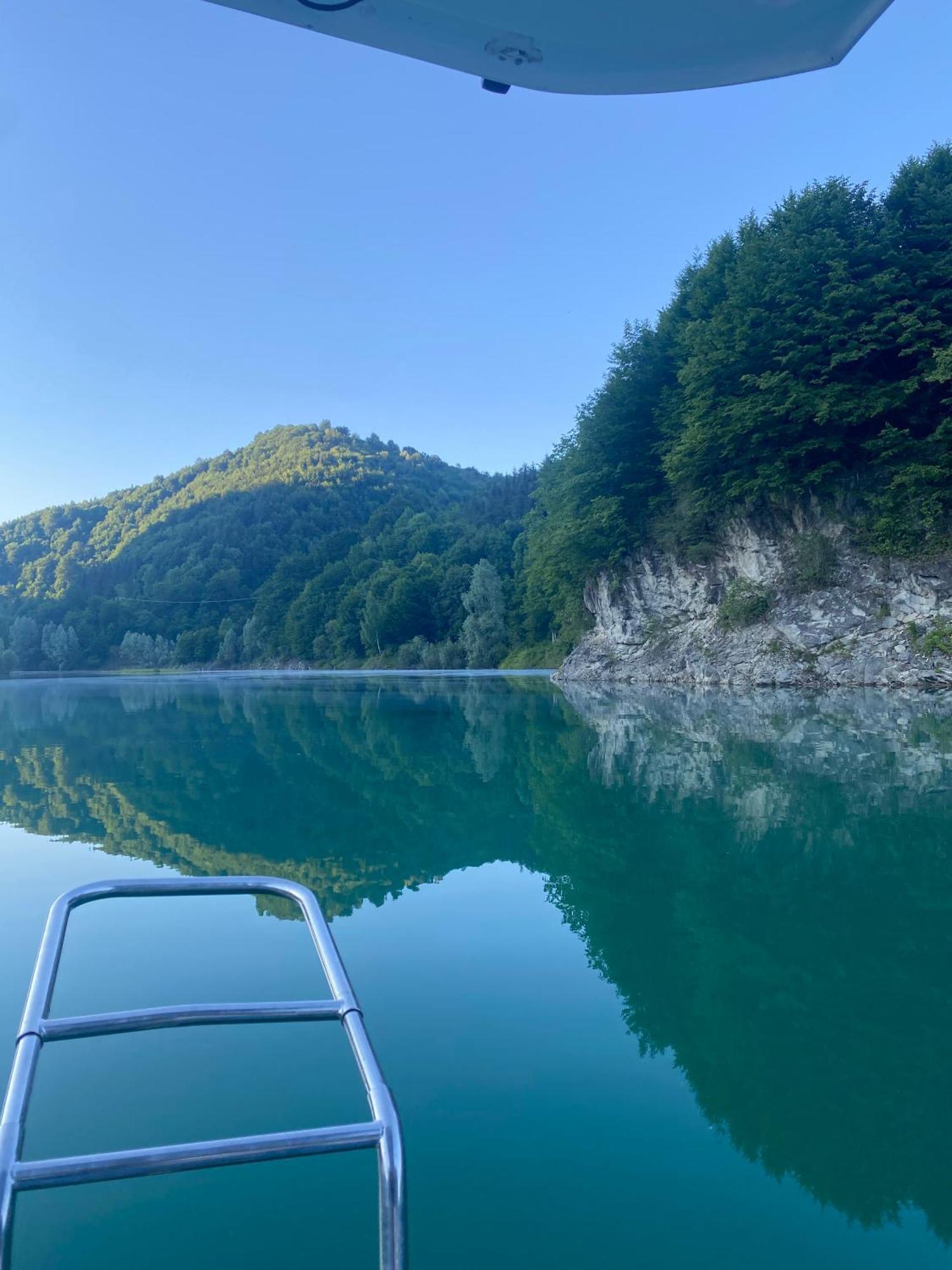 Utopia Lake View Tesila Экстерьер фото